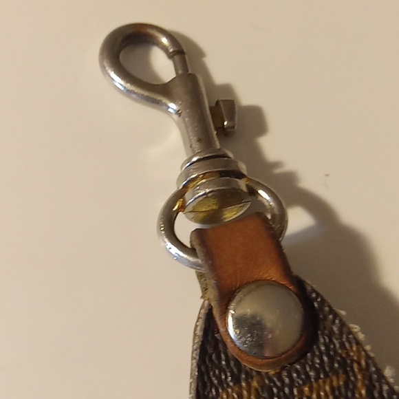 LOUIS VUITTON KEY CHAIN "VINTAGE" - Picture 5 of 8